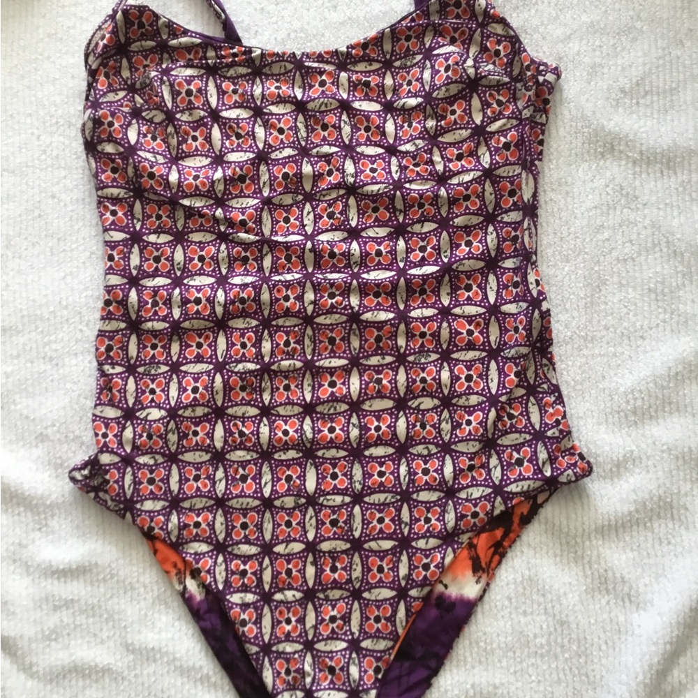 Reversible one piece swimsuit